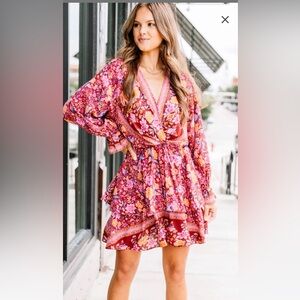 Umgee Dress Vneck Long Billowy Sleeves tiered Skirt Sz Medium NWT‎